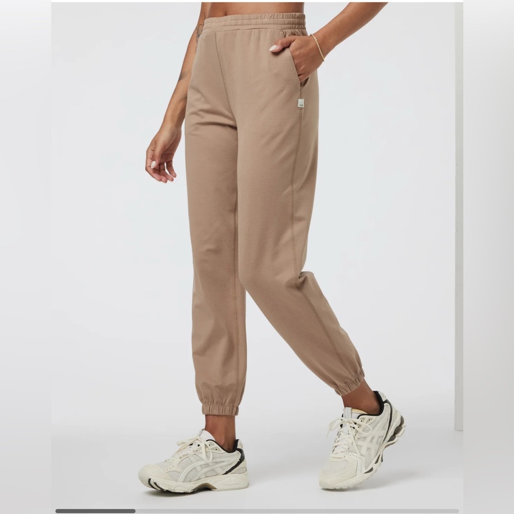 NWT Vuori Boyfriend Joggers